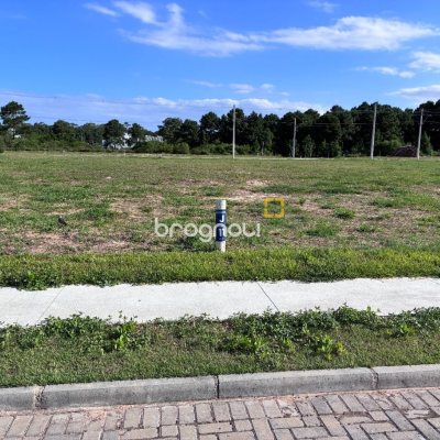 Terreno com 360m², no bairro São João do Rio Vermelho em Florianópolis