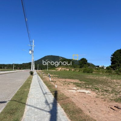 Terreno com 360m², no bairro São João do Rio Vermelho em Florianópolis