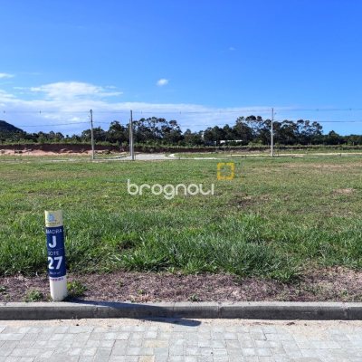 Terreno com 360m², no bairro São João do Rio Vermelho em Florianópolis