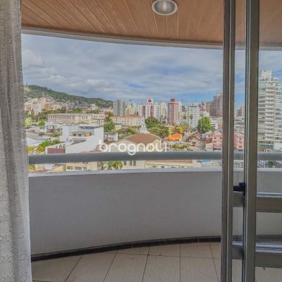 Apartamento com 113m², 3 quartos (sendo 1 suíte), 2 garagens, no bairro Centro em Florianópolis