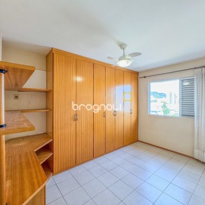 Apartamento com 113m², 3 quartos (sendo 1 suíte), 2 garagens, no bairro Centro em Florianópolis