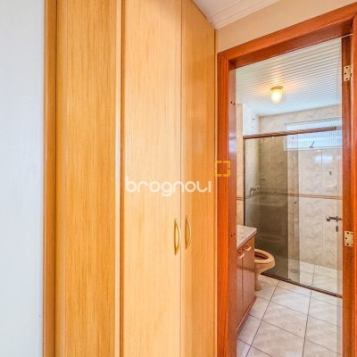 Apartamento com 113m², 3 quartos (sendo 1 suíte), 2 garagens, no bairro Centro em Florianópolis