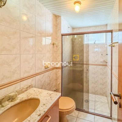 Apartamento com 113m², 3 quartos (sendo 1 suíte), 2 garagens, no bairro Centro em Florianópolis