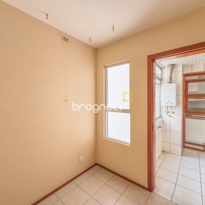 Apartamento com 113m², 3 quartos (sendo 1 suíte), 2 garagens, no bairro Centro em Florianópolis