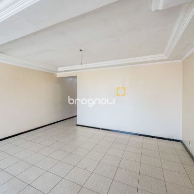 Apartamento com 113m², 3 quartos (sendo 1 suíte), 2 garagens, no bairro Centro em Florianópolis