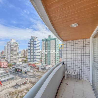 Apartamento com 113m², 3 quartos (sendo 1 suíte), 2 garagens, no bairro Centro em Florianópolis