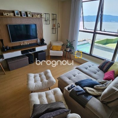 Apartamento com 130m², 3 quartos (sendo 1 suíte), 2 garagens, no bairro Coqueiros em Florianópolis