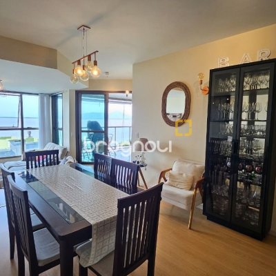 Apartamento com 130m², 3 quartos (sendo 1 suíte), 2 garagens, no bairro Coqueiros em Florianópolis