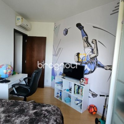 Apartamento com 130m², 3 quartos (sendo 1 suíte), 2 garagens, no bairro Coqueiros em Florianópolis