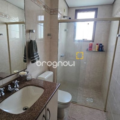 Apartamento com 130m², 3 quartos (sendo 1 suíte), 2 garagens, no bairro Coqueiros em Florianópolis