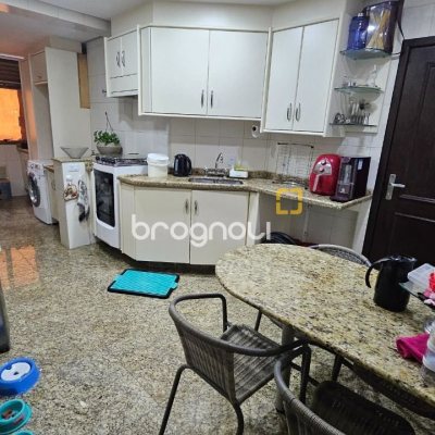 Apartamento com 130m², 3 quartos (sendo 1 suíte), 2 garagens, no bairro Coqueiros em Florianópolis
