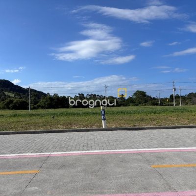 Terreno com 375m², no bairro São João do Rio Vermelho em Florianópolis
