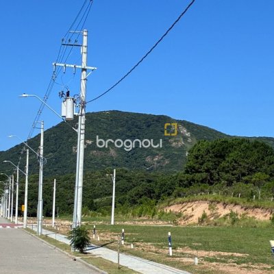 Terreno com 600m², no bairro São João do Rio Vermelho em Florianópolis