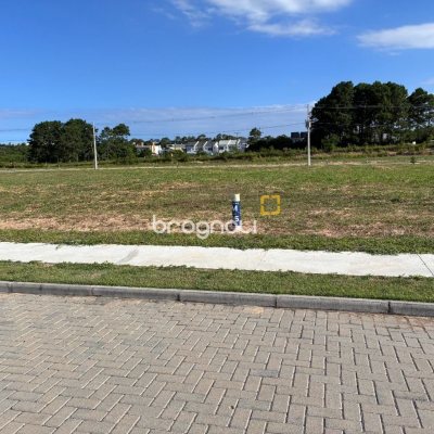 Terreno com 600m², no bairro São João do Rio Vermelho em Florianópolis