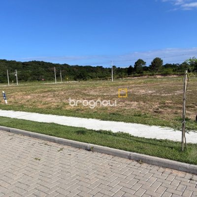 Terreno com 600m², no bairro São João do Rio Vermelho em Florianópolis