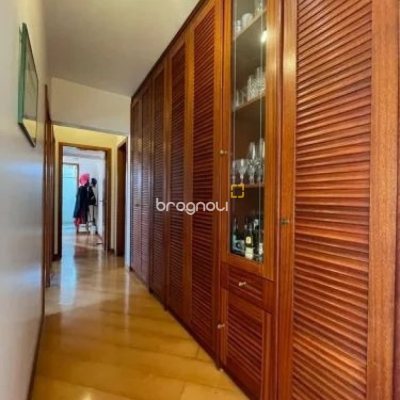 Apartamento com 109m², 3 quartos (sendo 1 suíte), 1 garagem, no bairro Centro em Florianópolis