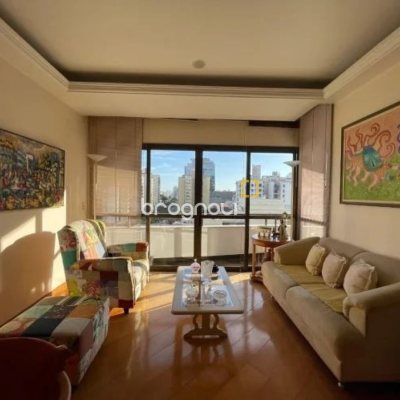 Apartamento com 109m², 3 quartos (sendo 1 suíte), 1 garagem, no bairro Centro em Florianópolis