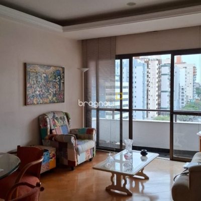 Apartamento com 109m², 3 quartos (sendo 1 suíte), 1 garagem, no bairro Centro em Florianópolis