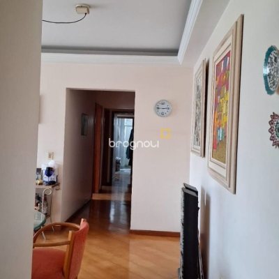 Apartamento com 109m², 3 quartos (sendo 1 suíte), 1 garagem, no bairro Centro em Florianópolis