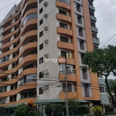 Apartamento com 109m², 3 quartos (sendo 1 suíte), 1 garagem, no bairro Centro em Florianópolis