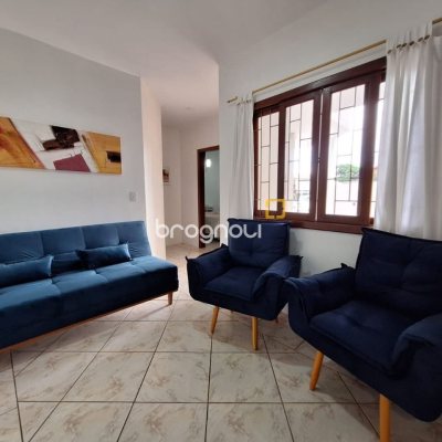 Pousada / Hotel com 560m², 10 quartos (sendo 2 suítes), 8 garagens, no bairro Canasvieiras em Florianópolis