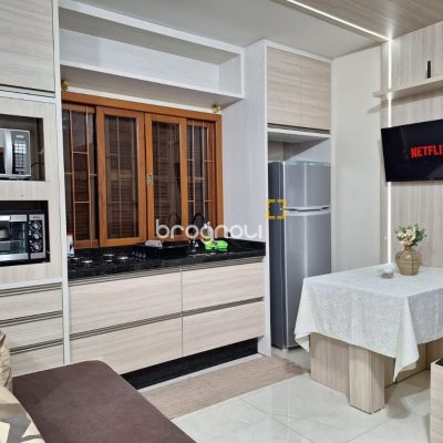 Pousada / Hotel com 560m², 10 quartos (sendo 2 suítes), 8 garagens, no bairro Canasvieiras em Florianópolis