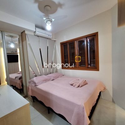 Pousada / Hotel com 560m², 10 quartos (sendo 2 suítes), 8 garagens, no bairro Canasvieiras em Florianópolis