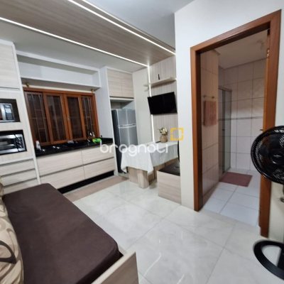 Pousada / Hotel com 560m², 10 quartos (sendo 2 suítes), 8 garagens, no bairro Canasvieiras em Florianópolis