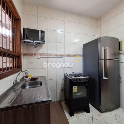 Pousada / Hotel com 560m², 10 quartos (sendo 2 suítes), 8 garagens, no bairro Canasvieiras em Florianópolis