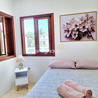 Pousada / Hotel com 560m², 10 quartos (sendo 2 suítes), 8 garagens, no bairro Canasvieiras em Florianópolis