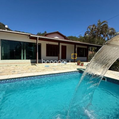 Sítio com 250m², 5 quartos (sendo 1 suíte), 4 garagens, no bairro Campo Duna em Garopaba