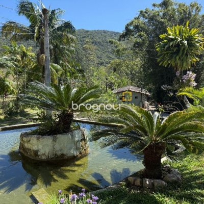 Sítio com 250m², 5 quartos (sendo 1 suíte), 4 garagens, no bairro Campo Duna em Garopaba