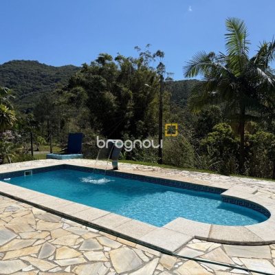 Sítio com 250m², 5 quartos (sendo 1 suíte), 4 garagens, no bairro Campo Duna em Garopaba