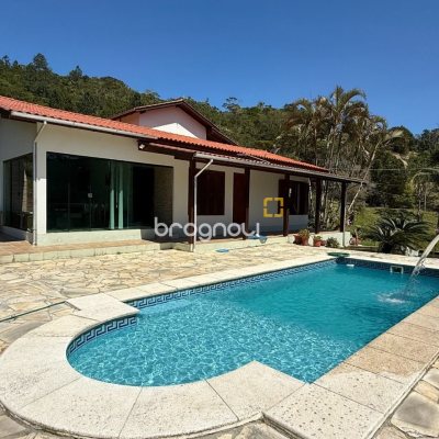 Sítio com 250m², 5 quartos (sendo 1 suíte), 4 garagens, no bairro Campo Duna em Garopaba