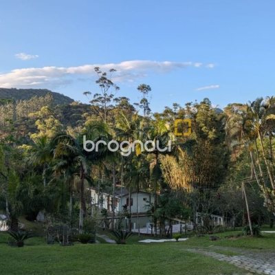 Sítio com 250m², 5 quartos (sendo 1 suíte), 4 garagens, no bairro Campo Duna em Garopaba