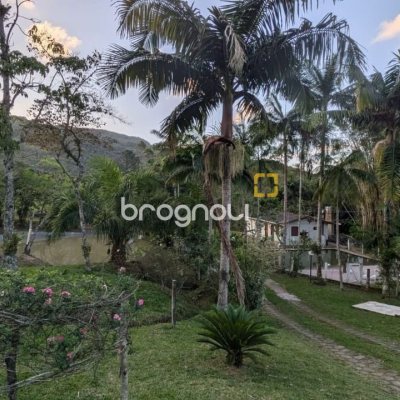 Sítio com 250m², 5 quartos (sendo 1 suíte), 4 garagens, no bairro Campo Duna em Garopaba