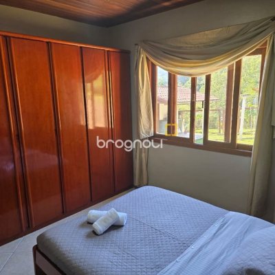 Sítio com 250m², 5 quartos (sendo 1 suíte), 4 garagens, no bairro Campo Duna em Garopaba
