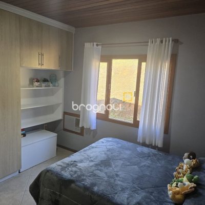 Sítio com 250m², 5 quartos (sendo 1 suíte), 4 garagens, no bairro Campo Duna em Garopaba