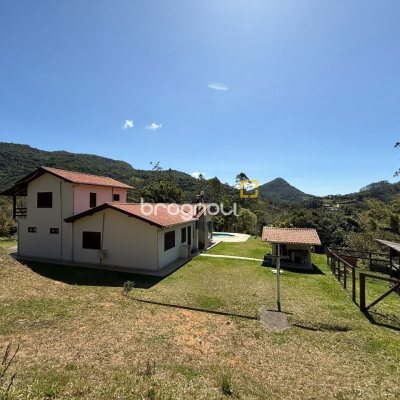 Sítio com 250m², 5 quartos (sendo 1 suíte), 4 garagens, no bairro Campo Duna em Garopaba
