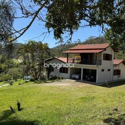 Sítio com 250m², 5 quartos (sendo 1 suíte), 4 garagens, no bairro Campo Duna em Garopaba