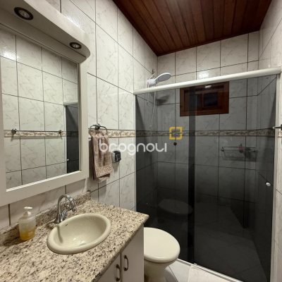 Sítio com 250m², 5 quartos (sendo 1 suíte), 4 garagens, no bairro Campo Duna em Garopaba