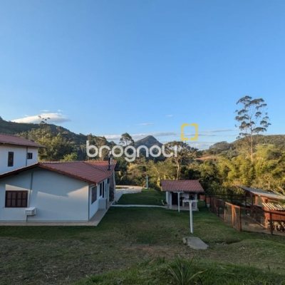 Sítio com 250m², 5 quartos (sendo 1 suíte), 4 garagens, no bairro Campo Duna em Garopaba