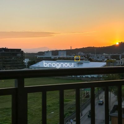 Apartamento com 94m², 3 quartos (sendo 1 suíte), 2 garagens, no bairro Saco Grande em Florianópolis