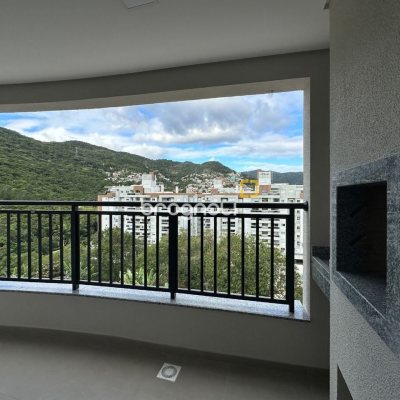 Apartamento com 98m², 3 quartos (sendo 1 suíte), 2 garagens, no bairro Saco Grande em Florianópolis
