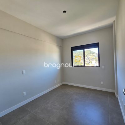 Apartamento com 98m², 3 quartos (sendo 1 suíte), 2 garagens, no bairro Saco Grande em Florianópolis