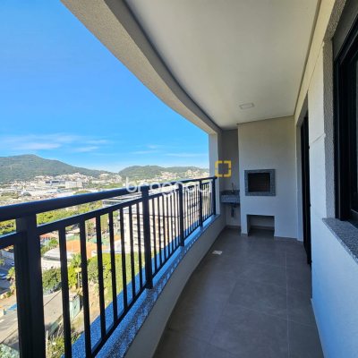 Apartamento com 98m², 3 quartos (sendo 1 suíte), 2 garagens, no bairro Saco Grande em Florianópolis