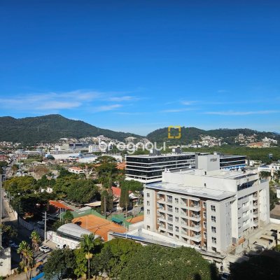 Apartamento com 98m², 3 quartos (sendo 1 suíte), 2 garagens, no bairro Saco Grande em Florianópolis