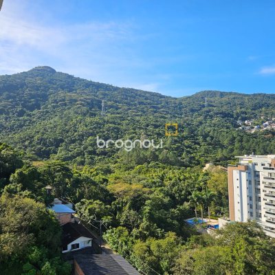 Apartamento com 98m², 3 quartos (sendo 1 suíte), 2 garagens, no bairro Saco Grande em Florianópolis
