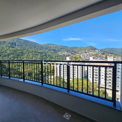 Apartamento com 98m², 3 quartos (sendo 1 suíte), 2 garagens, no bairro Saco Grande em Florianópolis