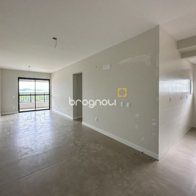Apartamento com 94m², 3 quartos (sendo 1 suíte), 2 garagens, no bairro Saco Grande em Florianópolis